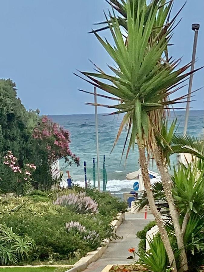 Mikes On The Beach 헐소니소스 외부 사진